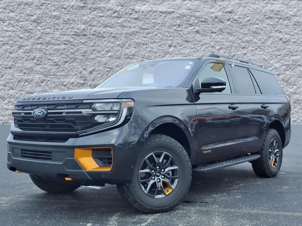 2025 Ford Expedition 5th Gen - Image 3 of 21