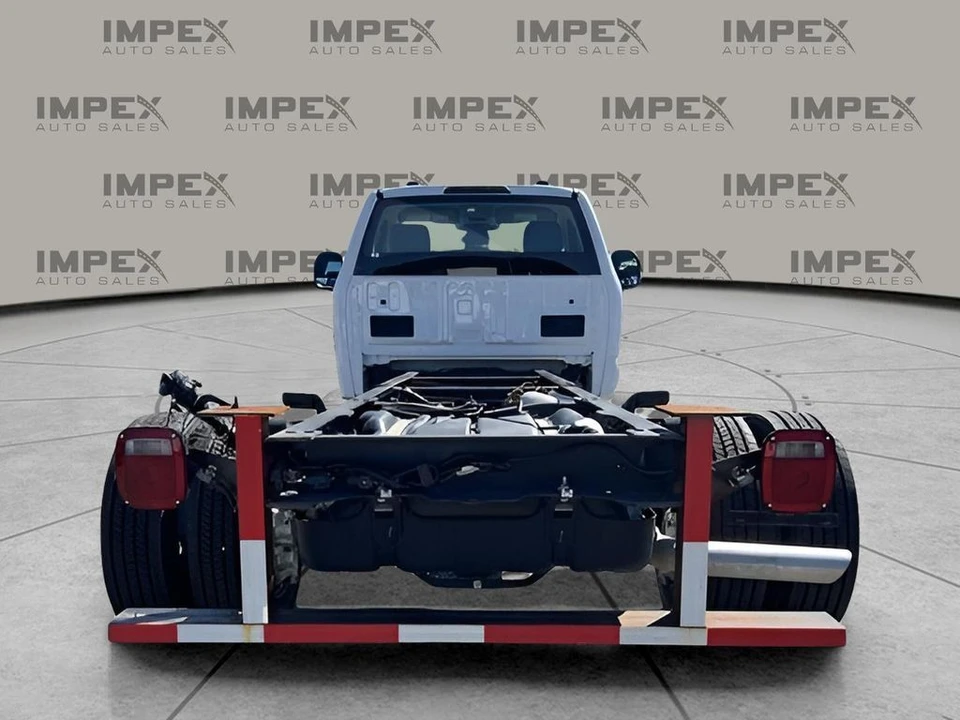 2025 Ford Super Duty 5th Gen - Image 4 of 21