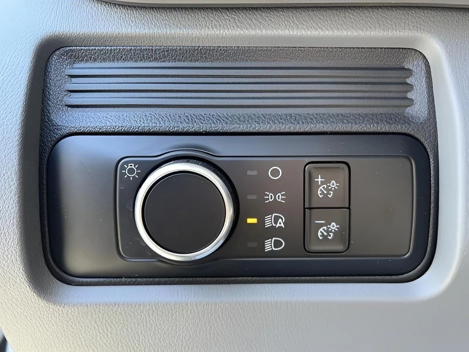 2025 Ford Super Duty 5th Gen - Image 14 of 21