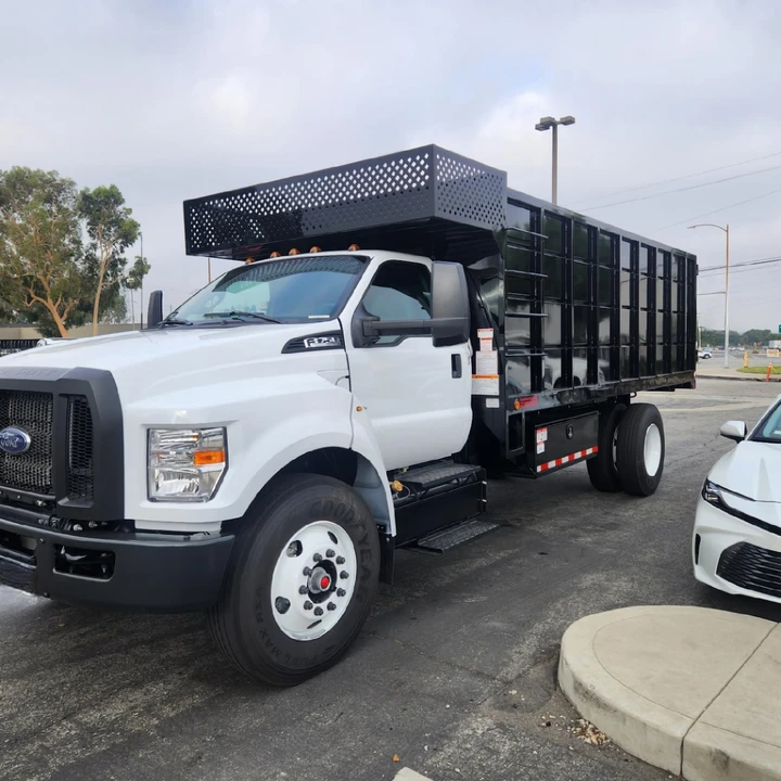 2025 Ford Super Duty 5th Gen - Image 9 of 12