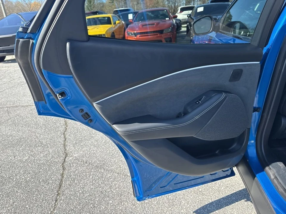 2025 Ford Mustang Mach-E - Image 28 of 31