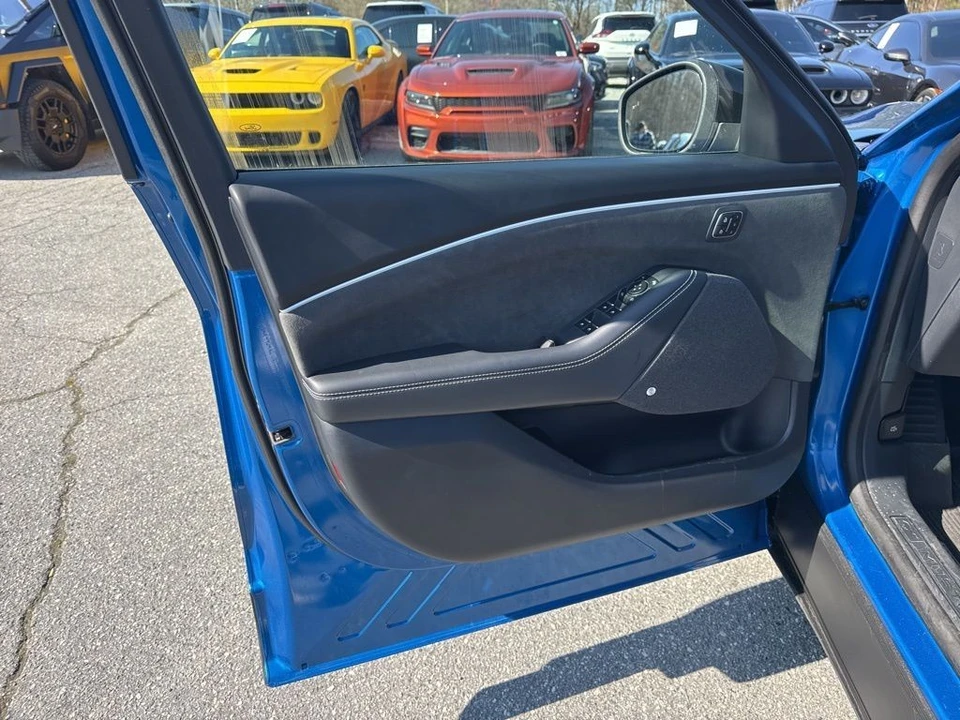2025 Ford Mustang Mach-E - Image 26 of 31