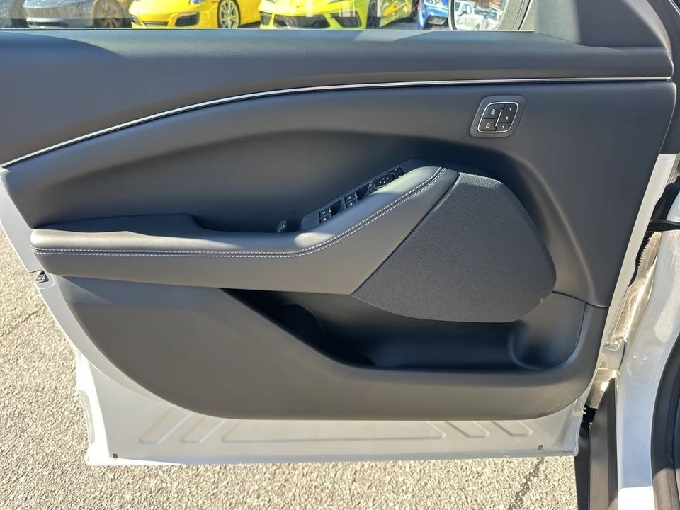2025 Ford Mustang Mach-E - Image 26 of 31