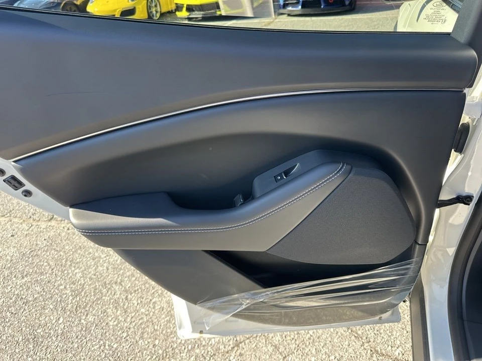 2025 Ford Mustang Mach-E - Image 28 of 31