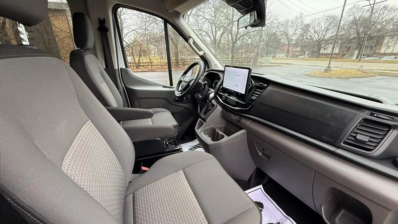 2025 Ford Transit - Image 17 of 21