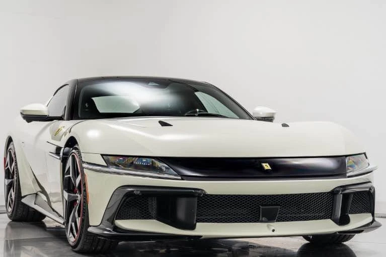 2025 Ferrari 12Cilindri - Image 3 of 16