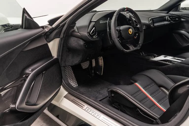2025 Ferrari 12Cilindri - Image 6 of 16