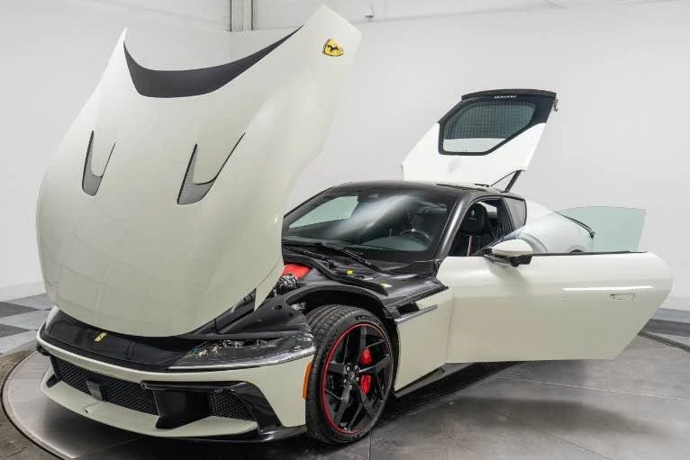 2025 Ferrari 12Cilindri - Image 15 of 16