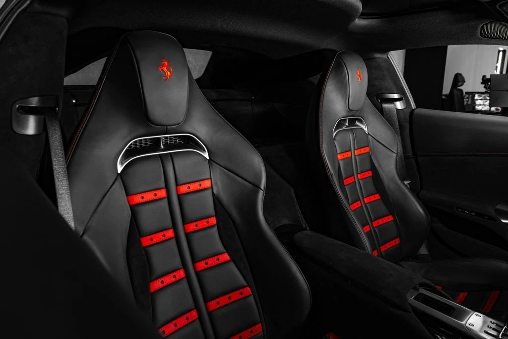 2025 Ferrari 12Cilindri - Image 14 of 31
