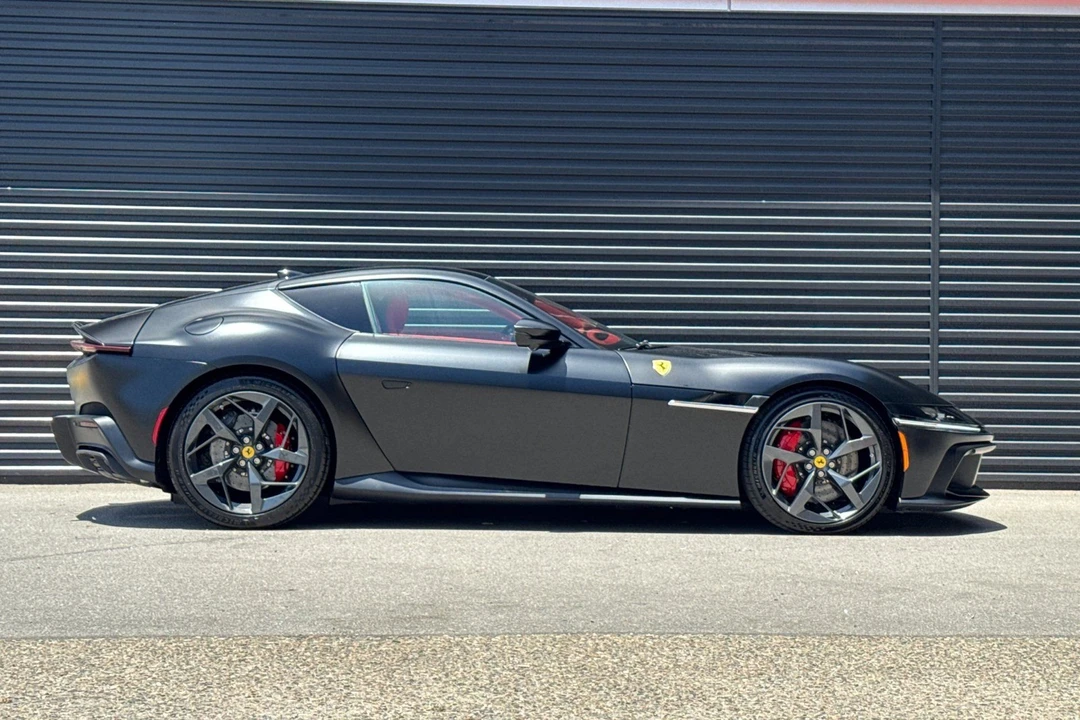 2025 Ferrari 12Cilindri - Image 9 of 31