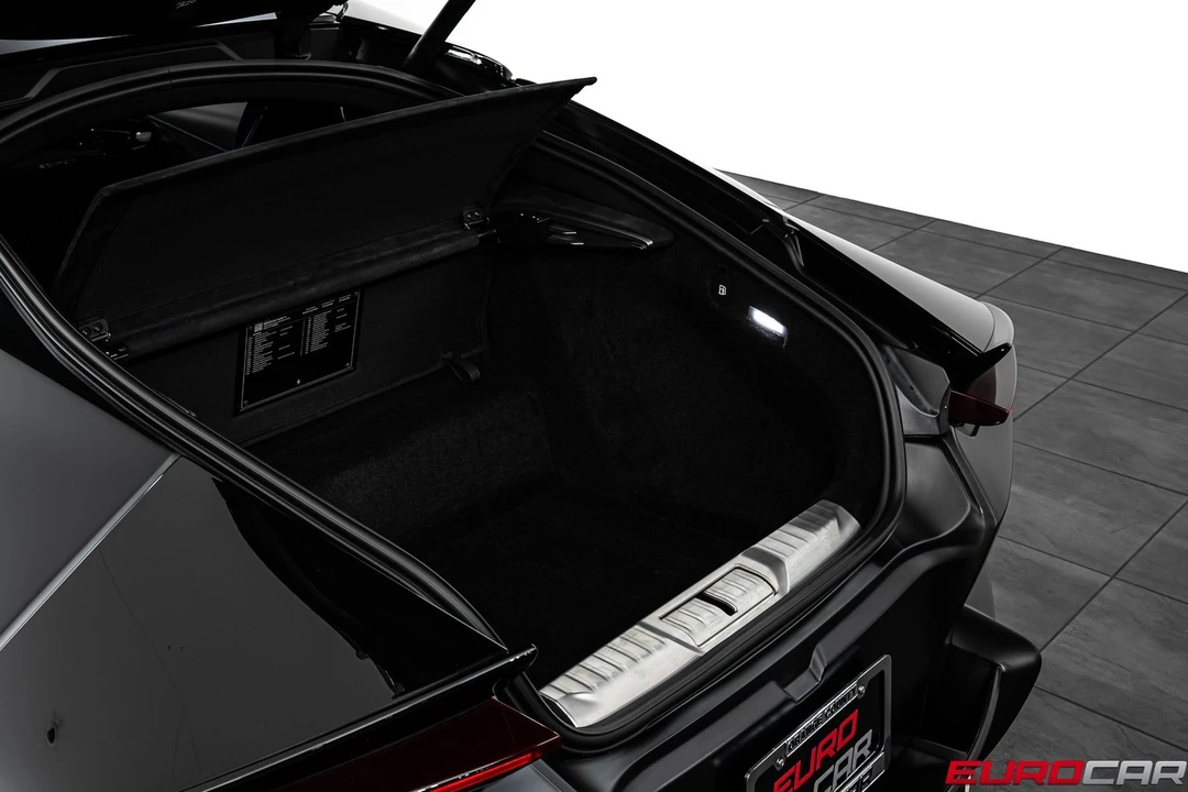 2025 Ferrari 12Cilindri - Image 19 of 31