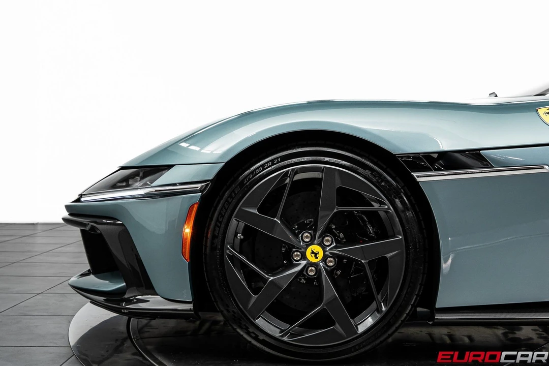 2025 Ferrari 12Cilindri - Image 14 of 31