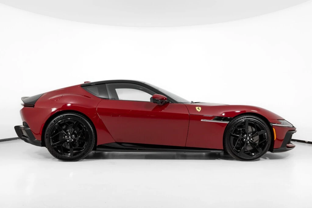 2025 Ferrari 12Cilindri - Image 10 of 31