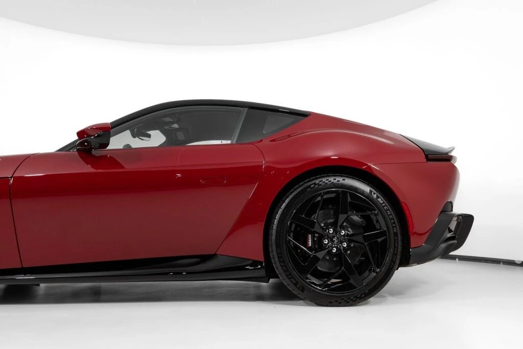 2025 Ferrari 12Cilindri - Image 17 of 31