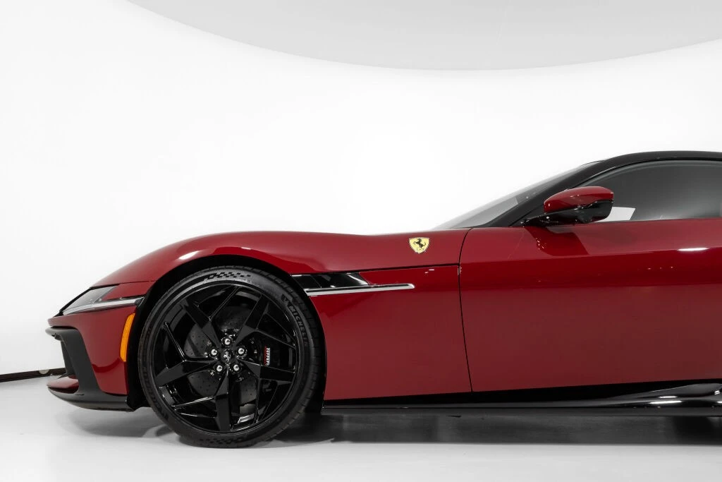 2025 Ferrari 12Cilindri - Image 16 of 31