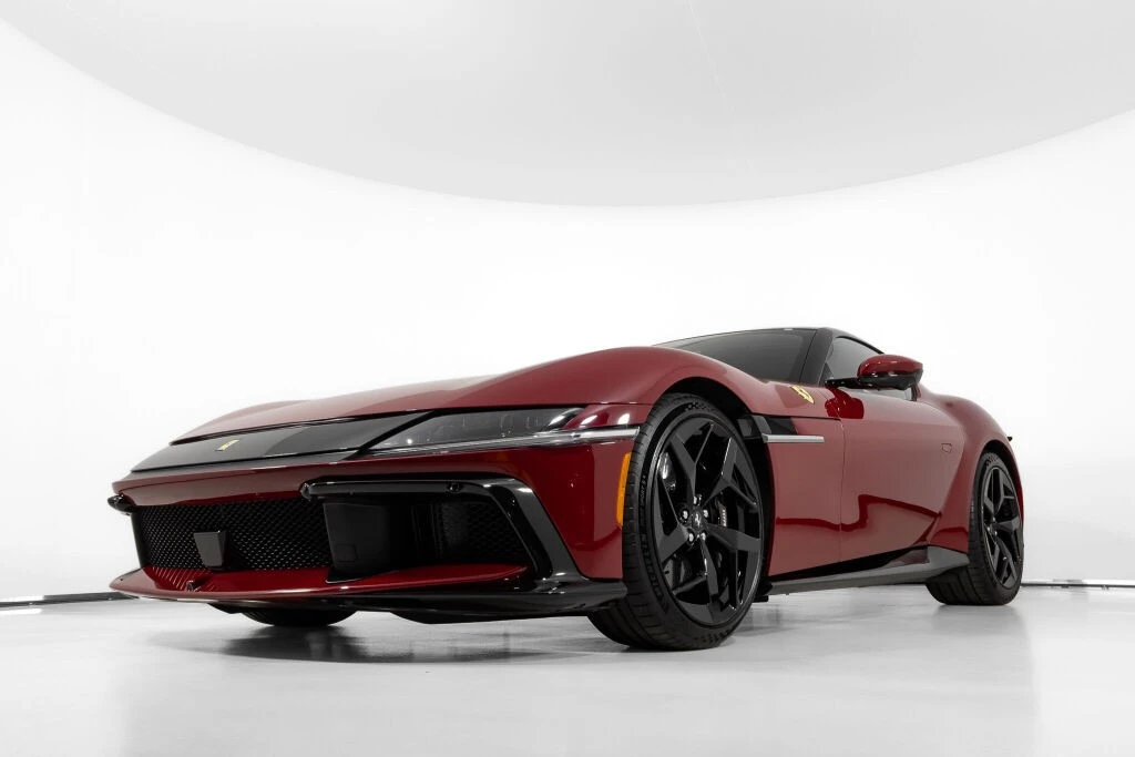 2025 Ferrari 12Cilindri - Image 14 of 31