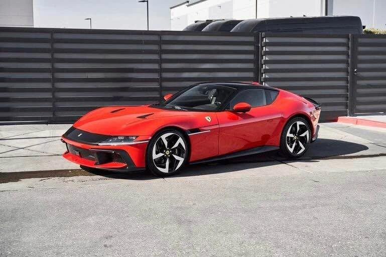 2025 Ferrari 12Cilindri - Image 5 of 16