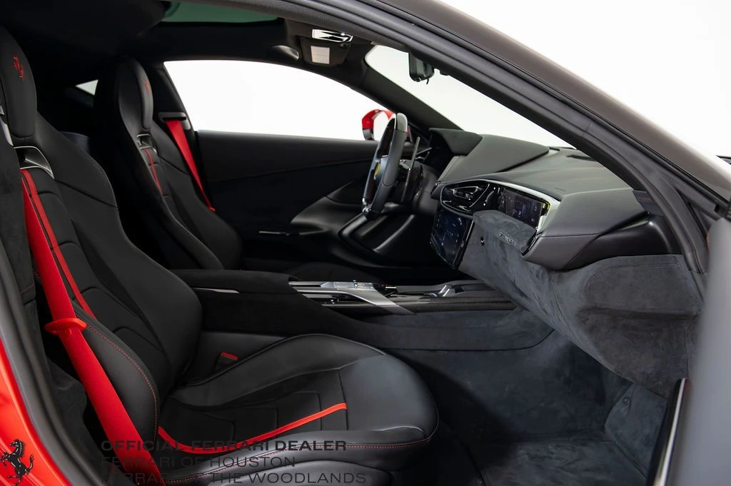 2025 Ferrari 12Cilindri - Image 15 of 31