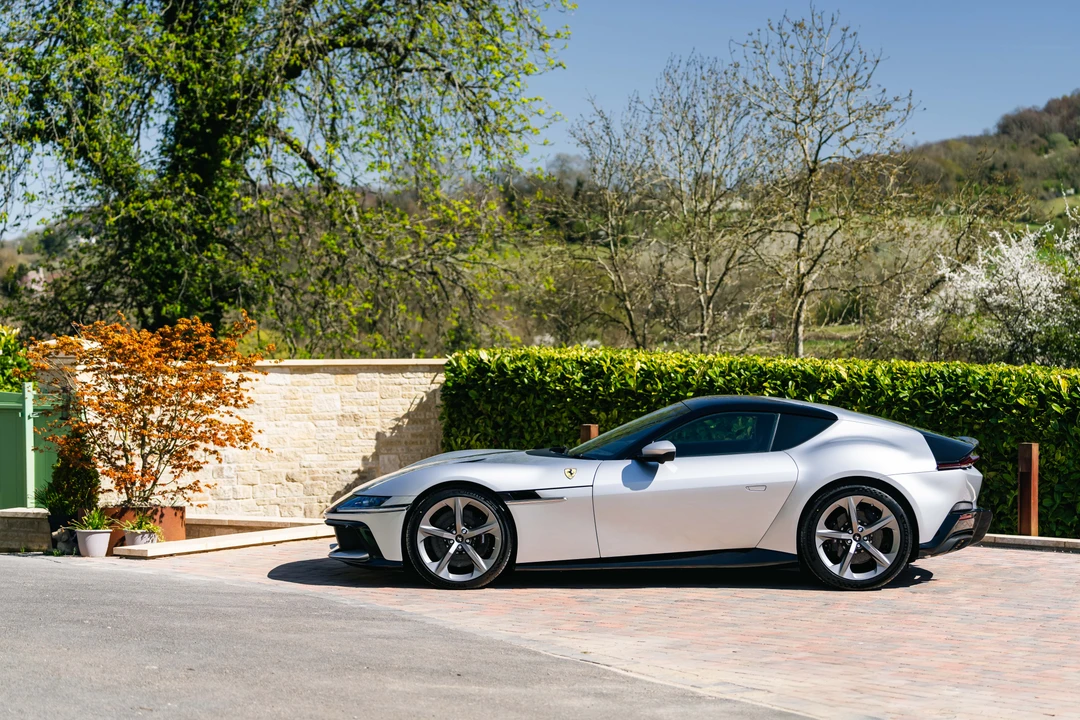 2025 Ferrari 12Cilindri - Image 4 of 31