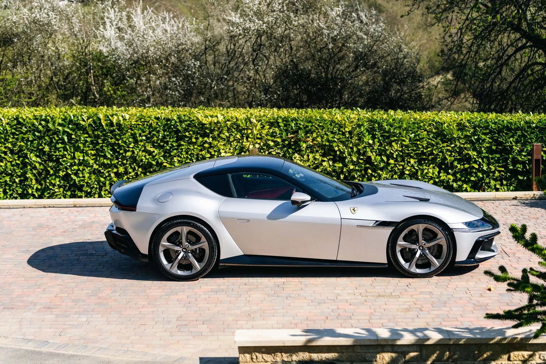 2025 Ferrari 12Cilindri - Image 17 of 31