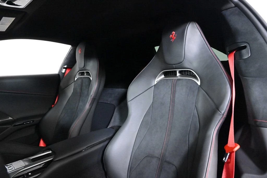 2025 Ferrari 12Cilindri - Image 4 of 6