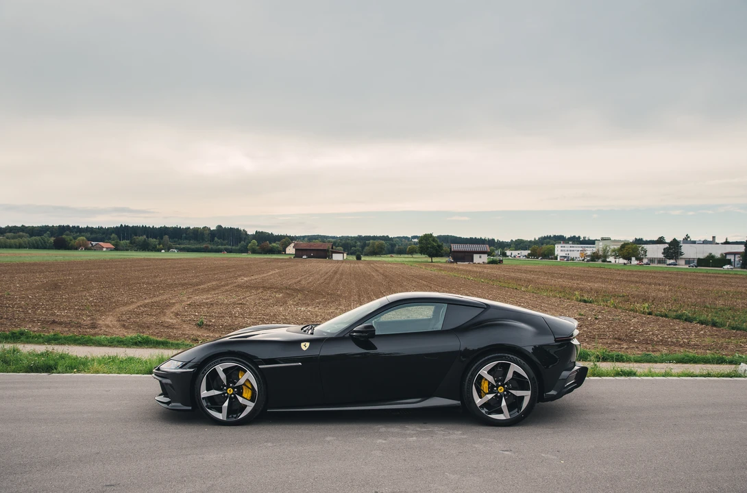 2025 Ferrari 12Cilindri - Image 10 of 31