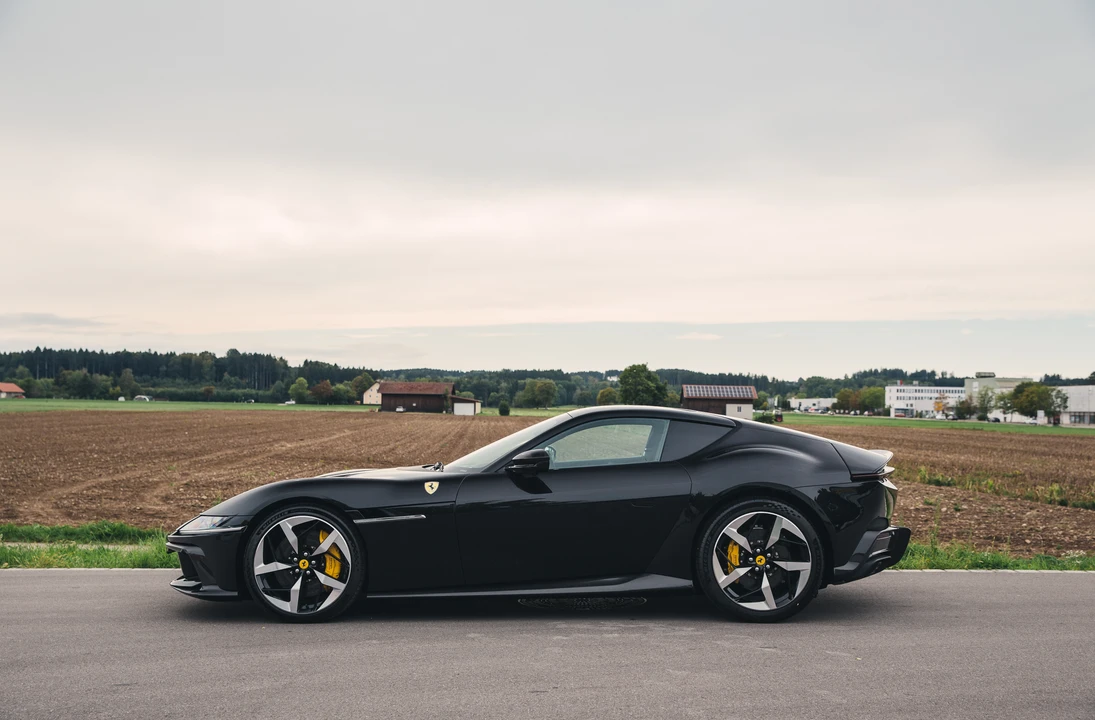 2025 Ferrari 12Cilindri - Image 7 of 31
