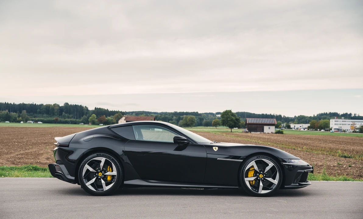 2025 Ferrari 12Cilindri - Image 16 of 31