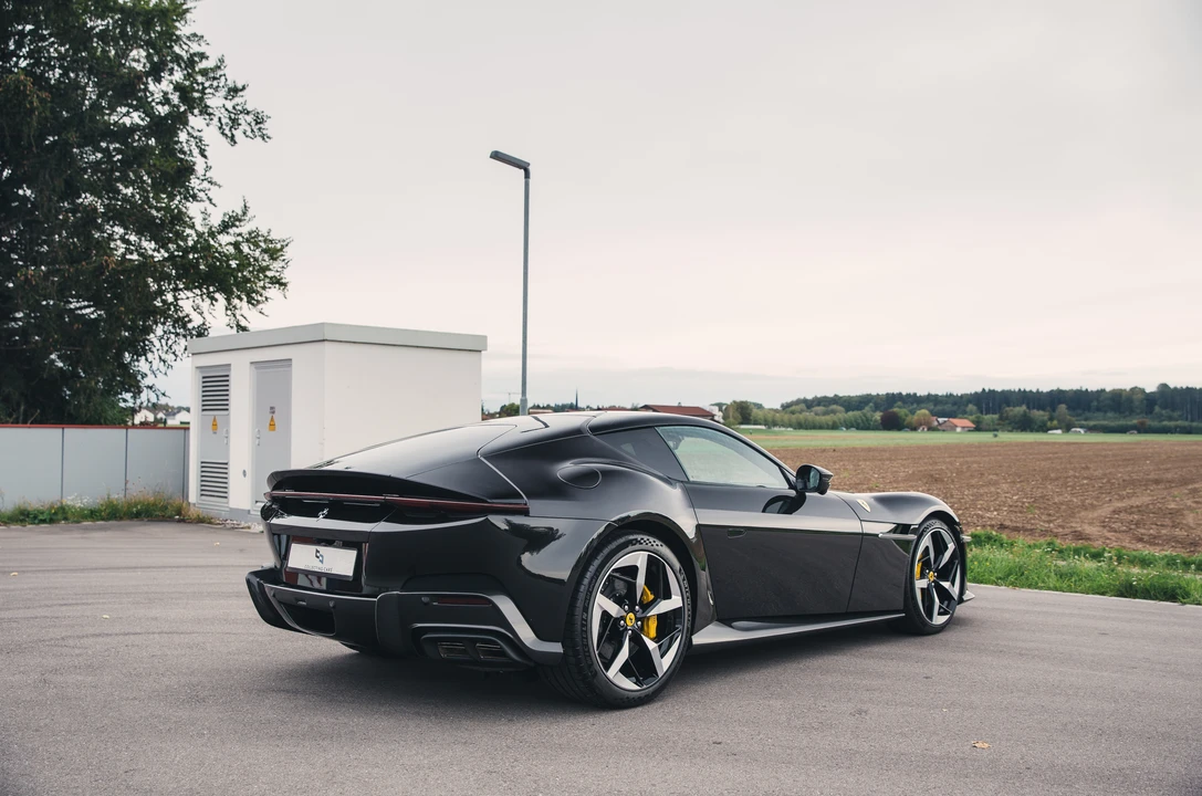 2025 Ferrari 12Cilindri - Image 22 of 31