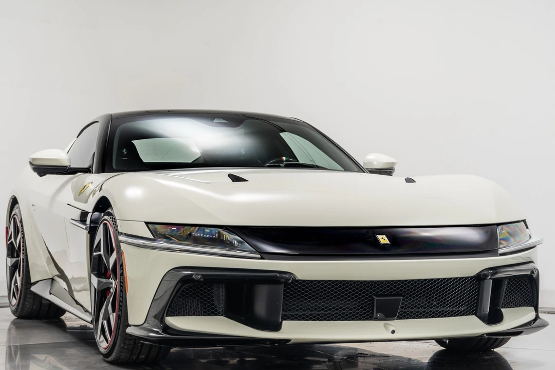 2025 Ferrari 12Cilindri - Image 3 of 21