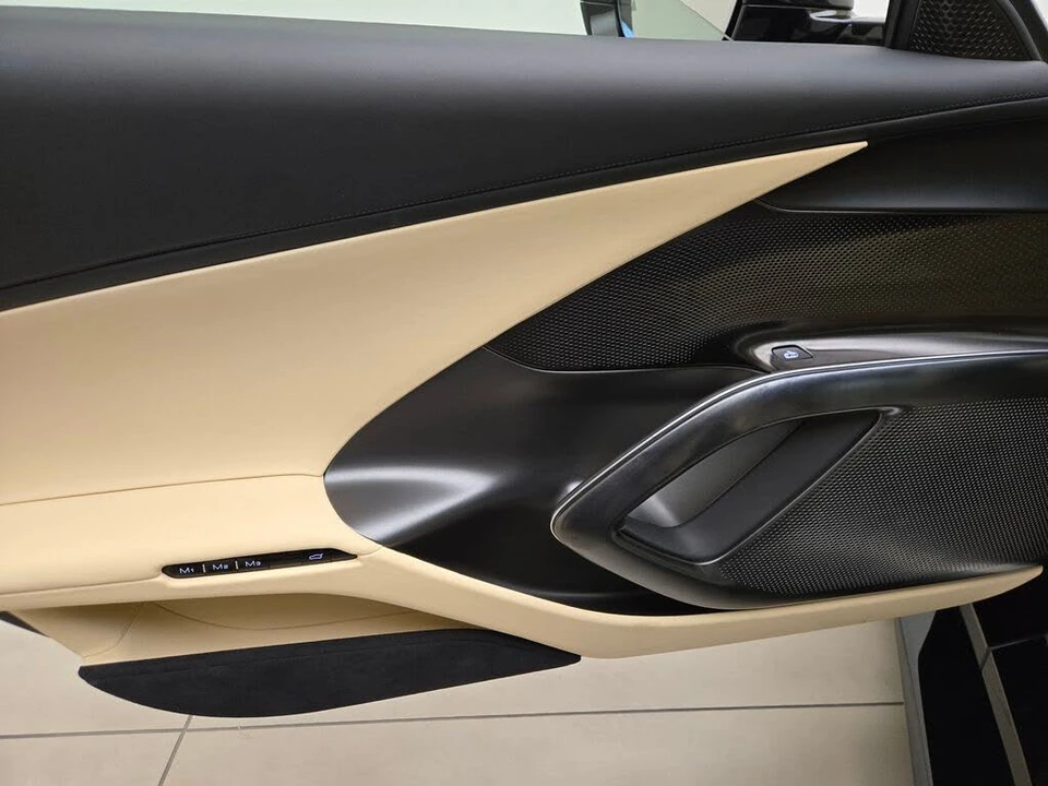 2025 Ferrari 12Cilindri - Image 26 of 31