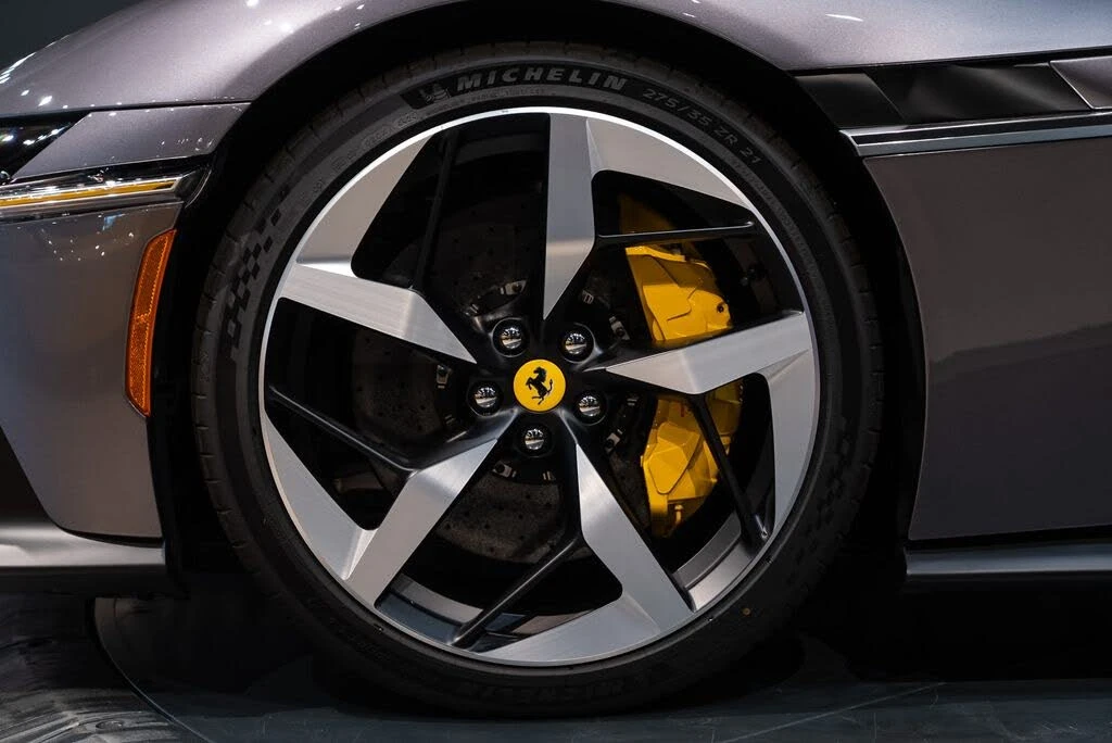 2025 Ferrari 12Cilindri - Image 13 of 31