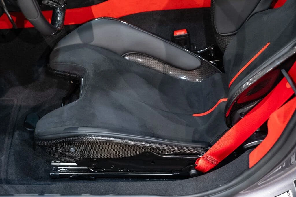 2025 Ferrari 12Cilindri - Image 30 of 31