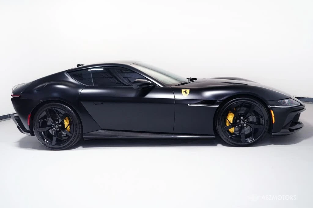 2025 Ferrari 12Cilindri - Image 4 of 31