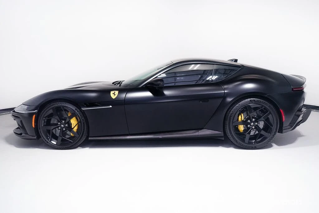 2025 Ferrari 12Cilindri - Image 5 of 31