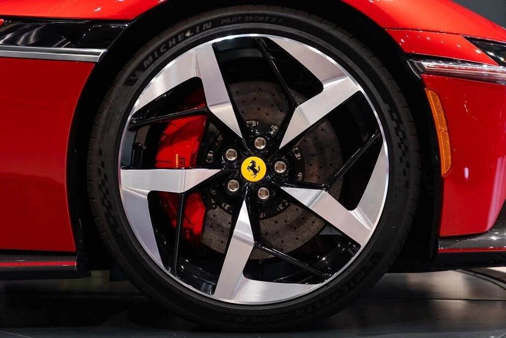 2025 Ferrari 12Cilindri - Image 14 of 31