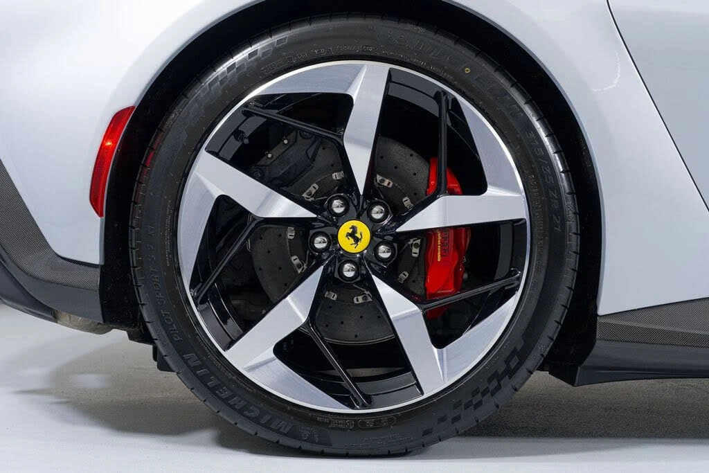 2025 Ferrari 12Cilindri - Image 20 of 31