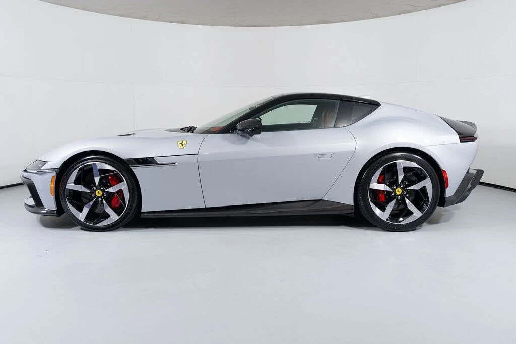 2025 Ferrari 12Cilindri - Image 3 of 31