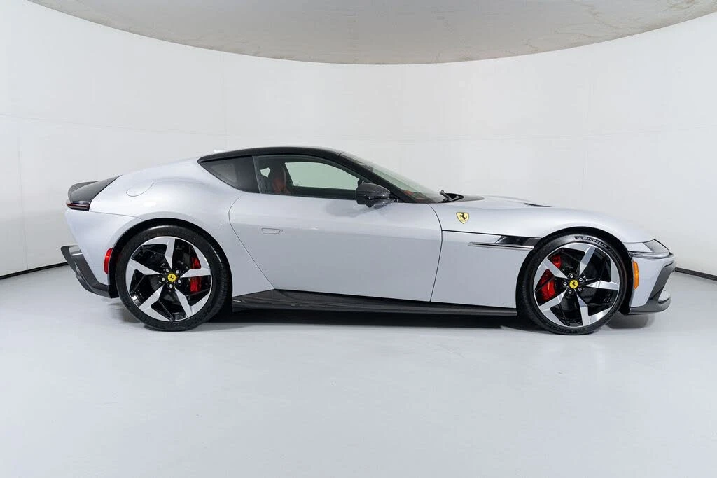 2025 Ferrari 12Cilindri - Image 19 of 31