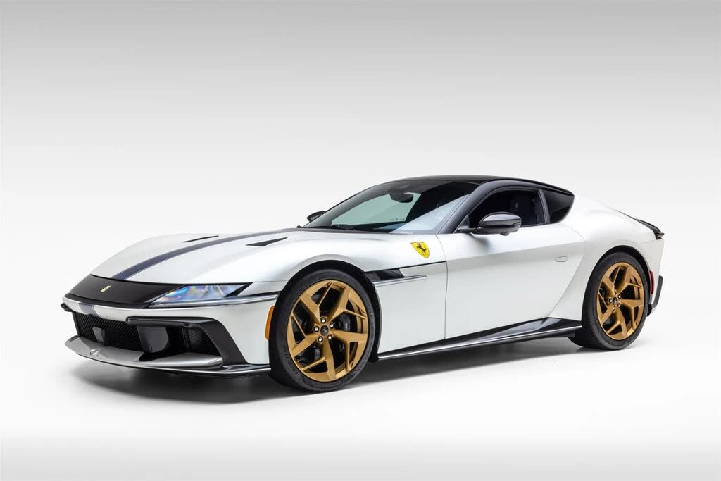 2025 Ferrari 12Cilindri - Image 2 of 31