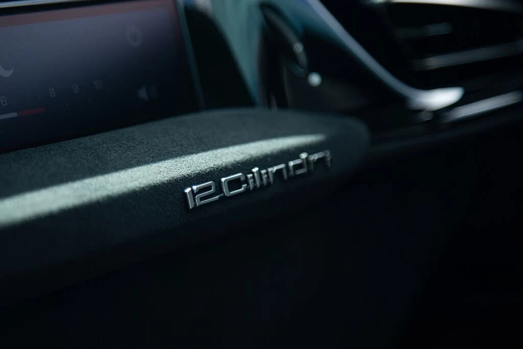 2025 Ferrari 12Cilindri - Image 15 of 31