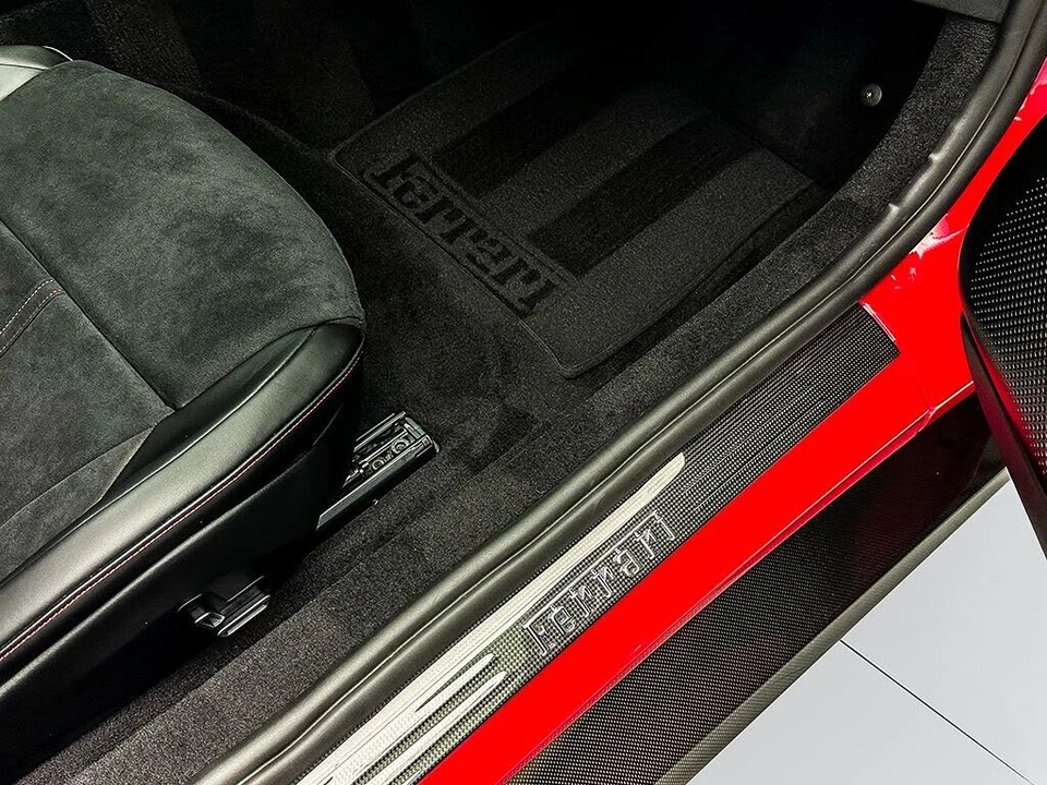 2025 Ferrari 12Cilindri - Image 16 of 31