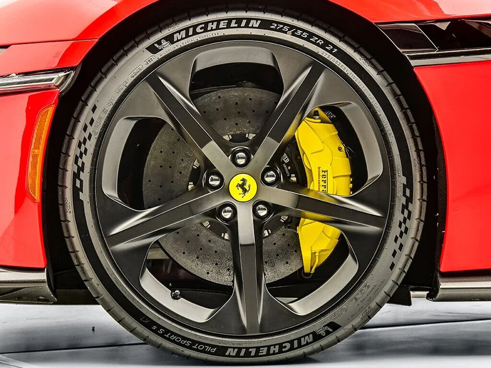 2025 Ferrari 12Cilindri - Image 26 of 31