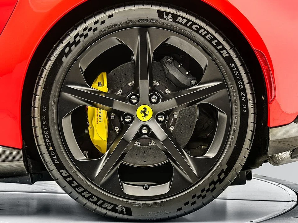 2025 Ferrari 12Cilindri - Image 25 of 31