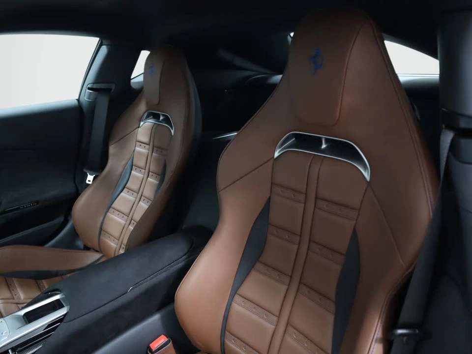 2025 Ferrari 12Cilindri - Image 10 of 31