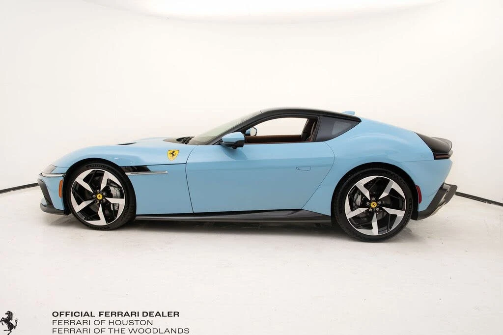 2025 Ferrari 12Cilindri - Image 7 of 31