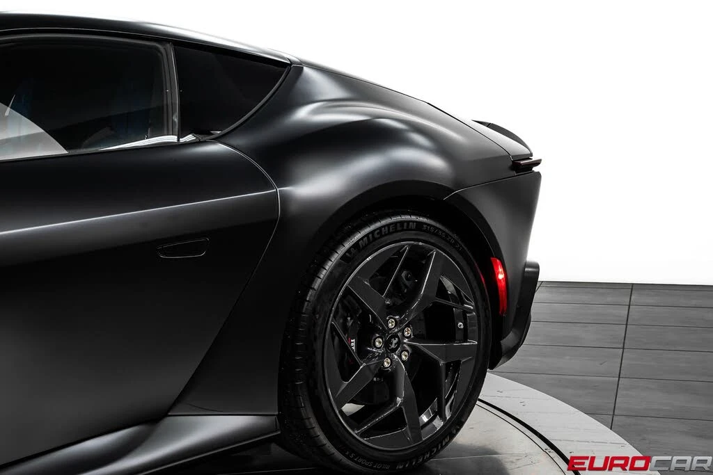 2025 Ferrari 12Cilindri - Image 15 of 31