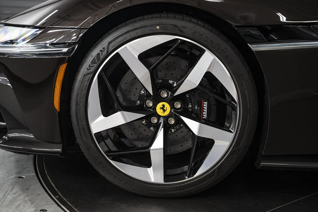 2025 Ferrari 12Cilindri - Image 19 of 31