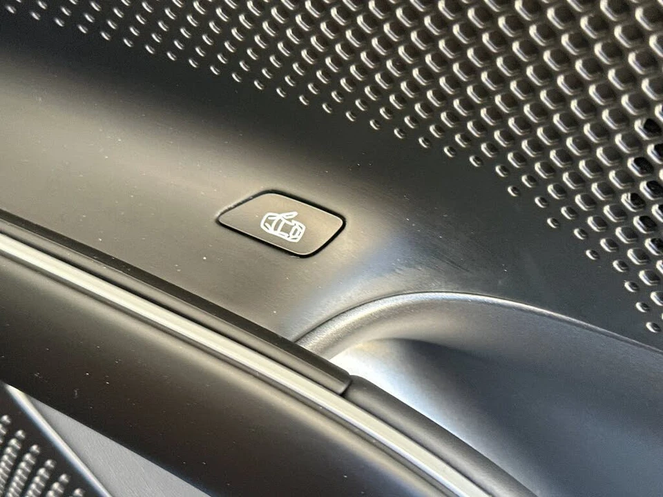 2025 Ferrari 12Cilindri - Image 16 of 31