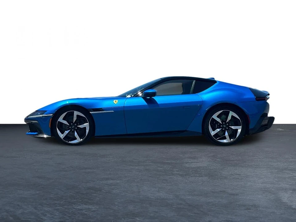 2025 Ferrari 12Cilindri - Image 4 of 31